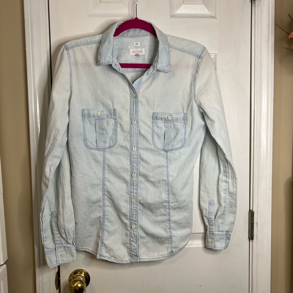The Loft “softened” chambray light weight denim shirt Sz Medium - Picture 2 of 11